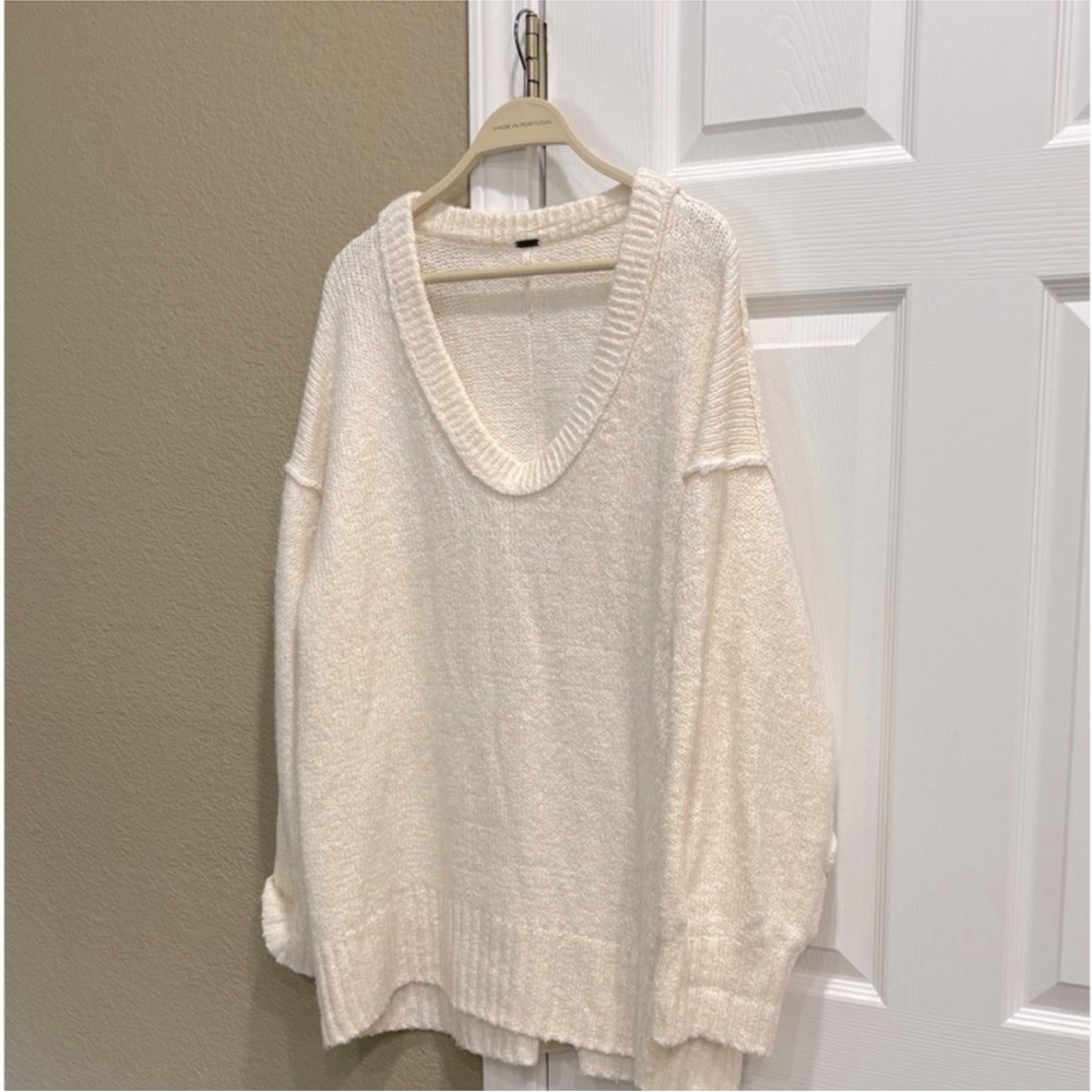Free People Women's Blue Bell V Neck Sweater, Ivory, size S/P - Picture 3 of 8
